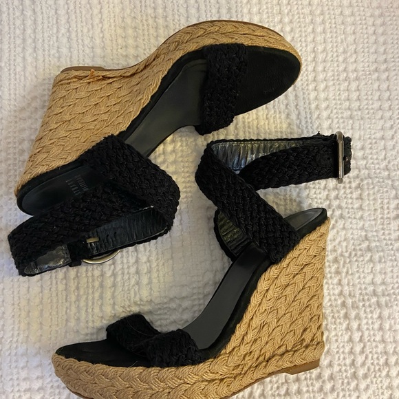 Stuart Weitzman size 8 Black and natural rafia woven wedges - Picture 3 of 7
